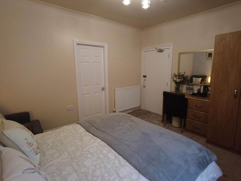 Two-Bedroom Suite image 4