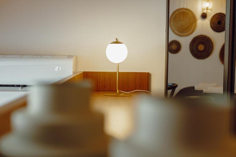 Elegant Downtown Apartment by Vacationy - image 13