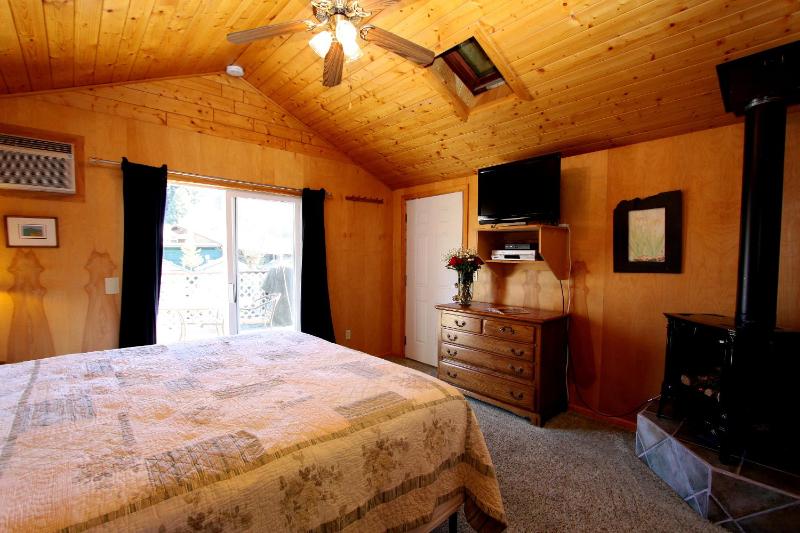 Deluxe Double Room image 4