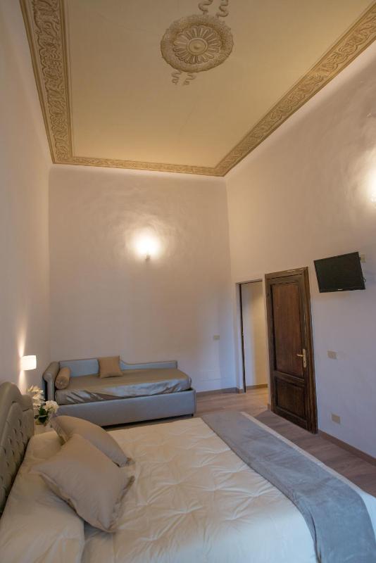 Superior Double Room image 3