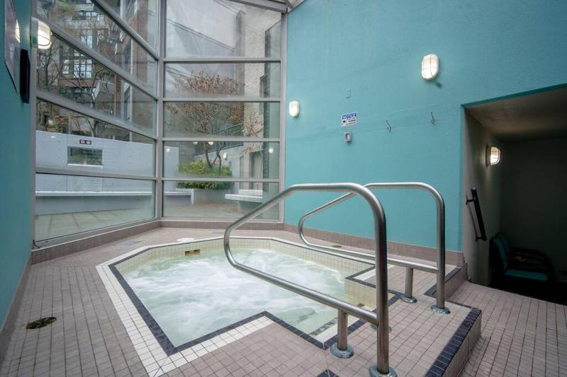 Heart of Downtown King Suite/Parkng/Pool/Gym/Sauna - image 7