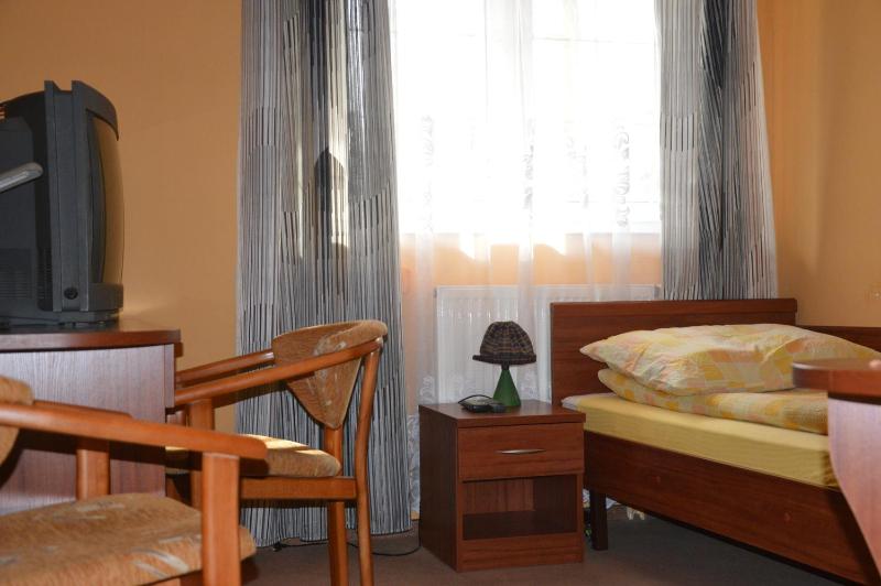 Single Room image 2