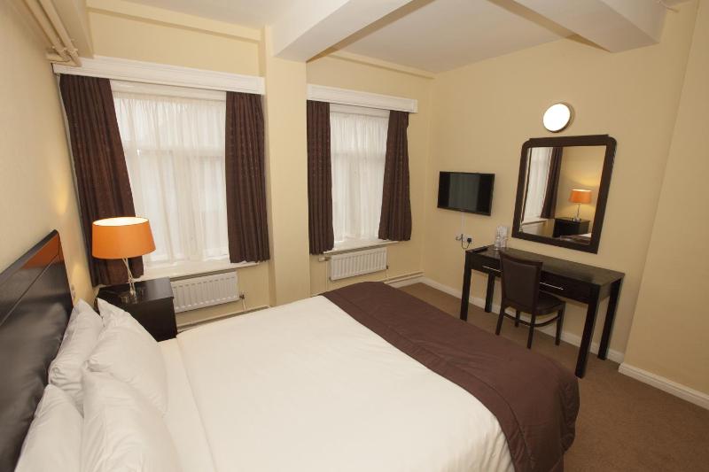 Double Room with Private Bathroom image 4