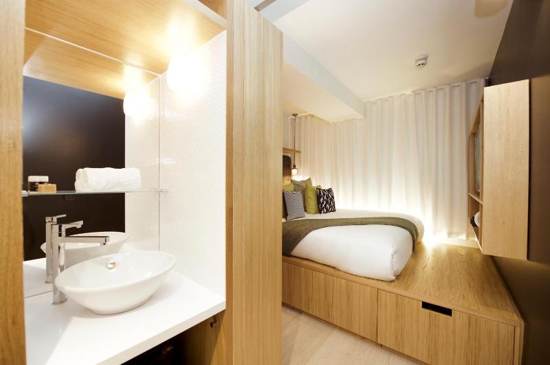 Wilde Double Room Windowless image 3