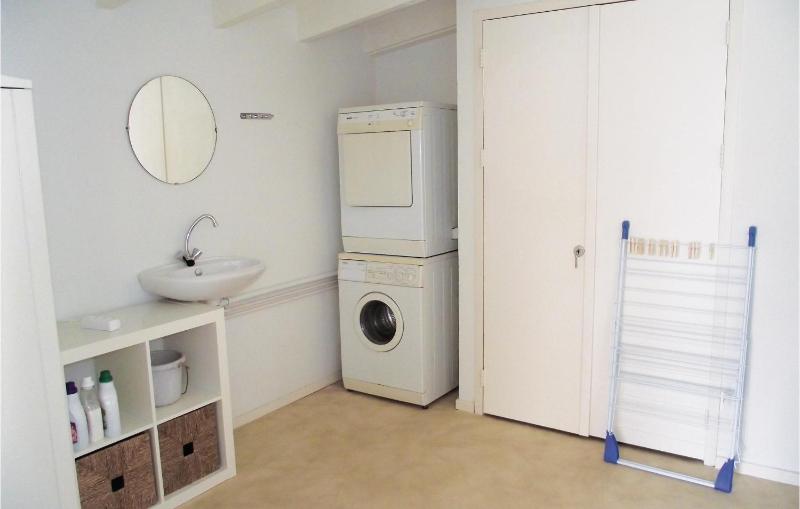Three-Bedroom Holiday Home  image 4