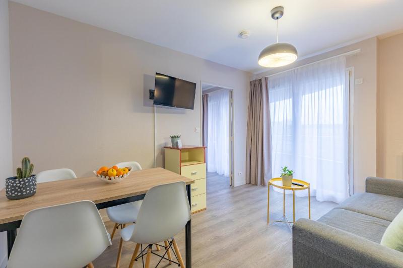 Superior Apartment image 4