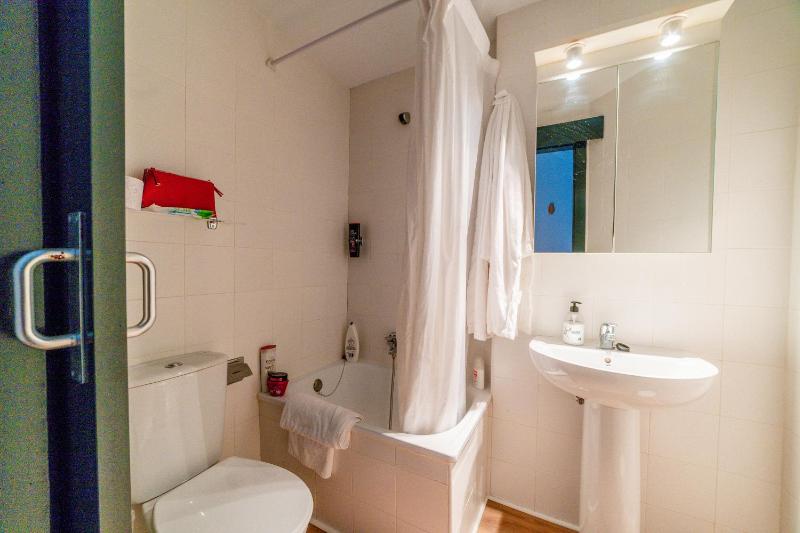 Economy Single Room image 2