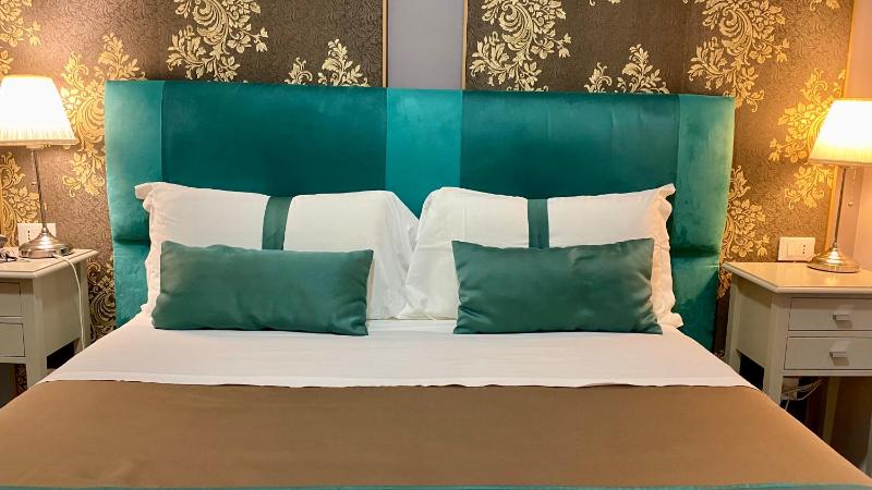 Double Room with Private Bathroom image 2