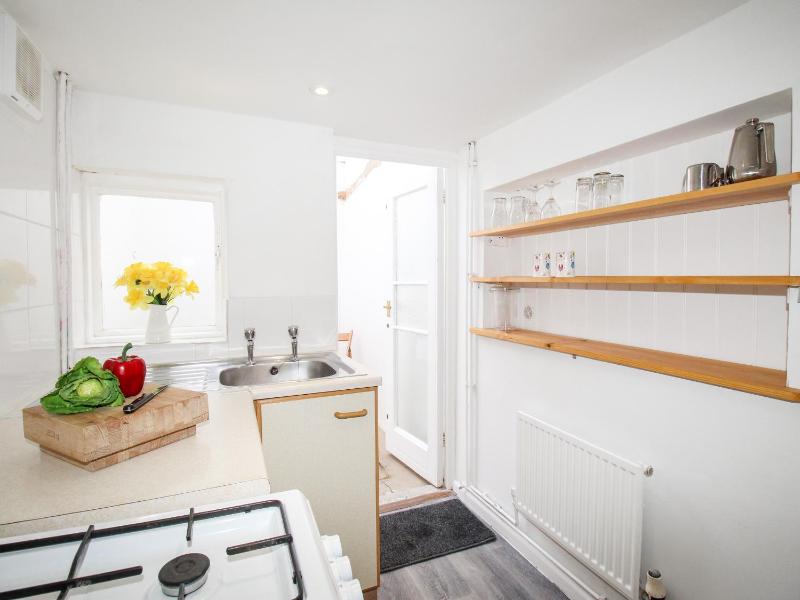 Angel Cottage - image 10
