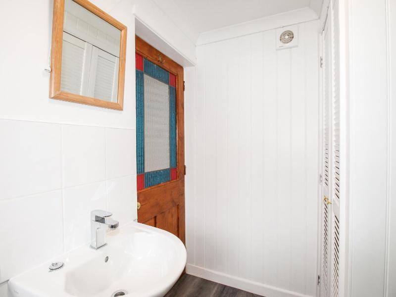 Angel Cottage - image 13