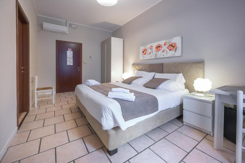 Double or Twin Room image 4
