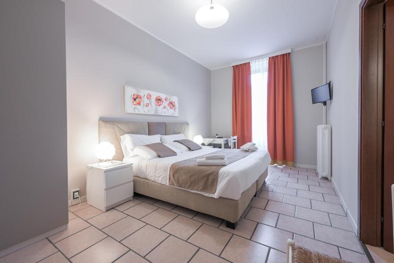 Double or Twin Room image 3