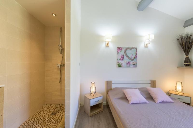 La Félyvonne villa familiale confortable avec sa grande terrasse ombragée et sa vue dégagée sur mer - image 26