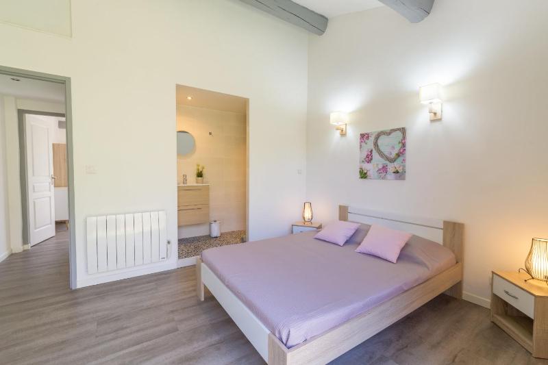 La Félyvonne villa familiale confortable avec sa grande terrasse ombragée et sa vue dégagée sur mer - image 27