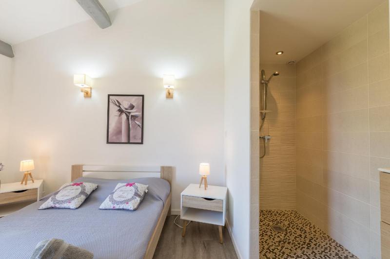 La Félyvonne villa familiale confortable avec sa grande terrasse ombragée et sa vue dégagée sur mer - image 13