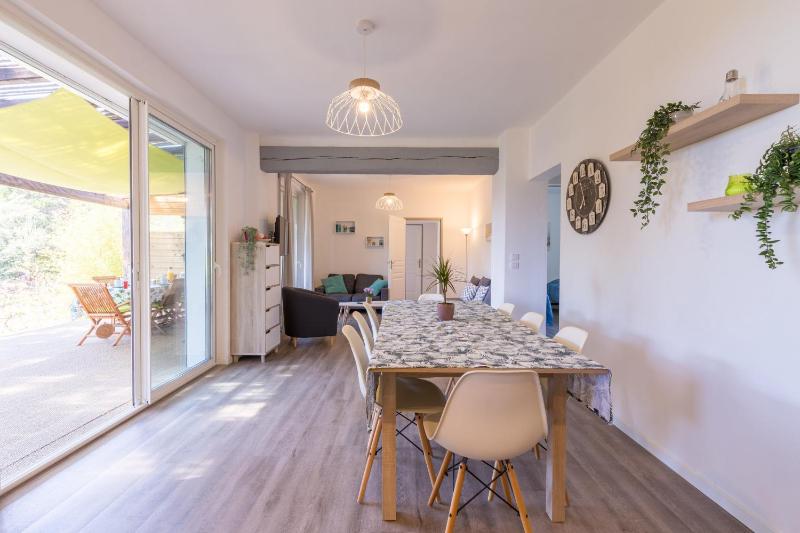 La Félyvonne villa familiale confortable avec sa grande terrasse ombragée et sa vue dégagée sur mer - image 30