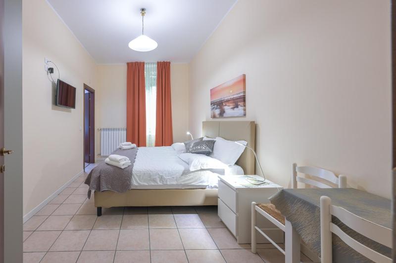 Single Room with Shower image 2