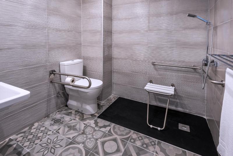 Quadruple Room (3 Adults + 1 Child) image 4