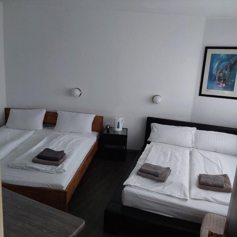 Deluxe Queen Room with Two Queen Beds image 3