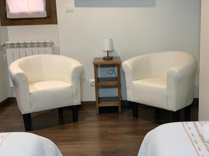 Twin Room image 2