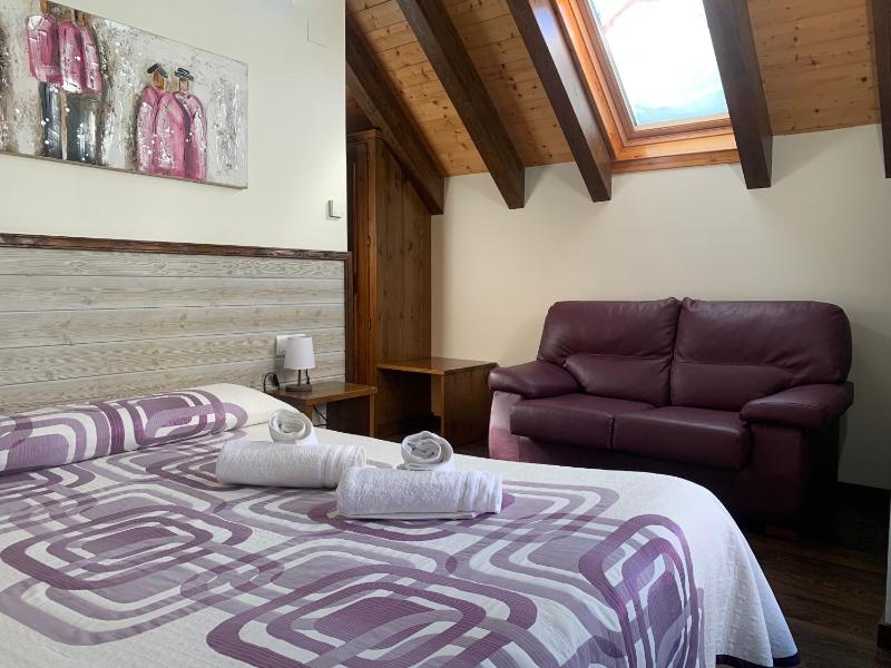 Double Room image 2