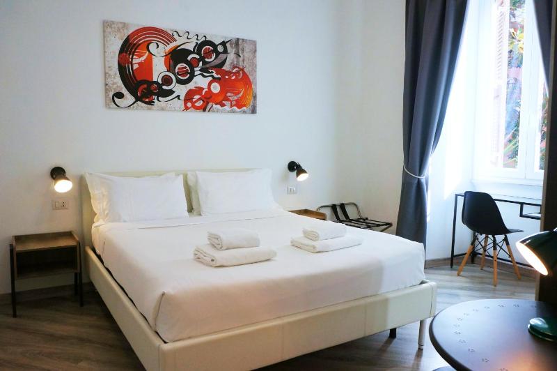 Deluxe Double Room image 1