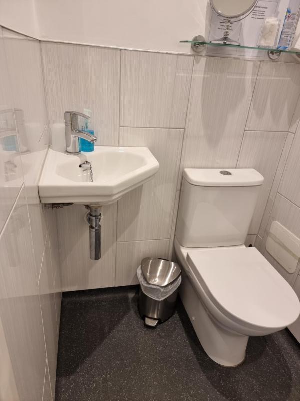 Double Room with Private Bathroom image 3