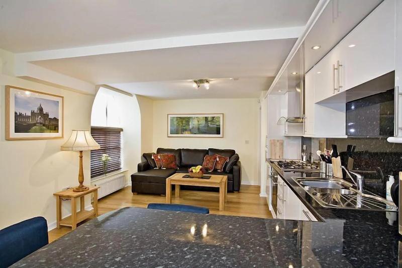 Ground floor Two-Bedroom Apartment image 1