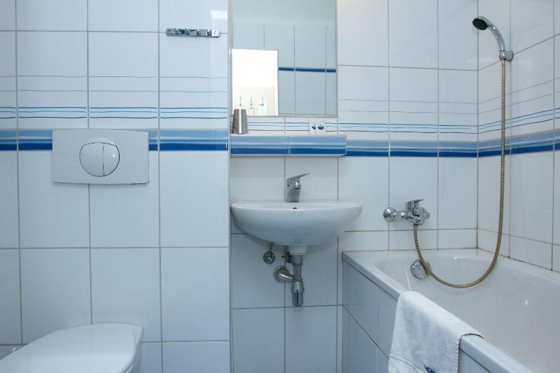 Single Room image 2