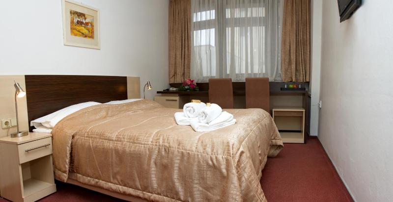 Quadruple Room image 3