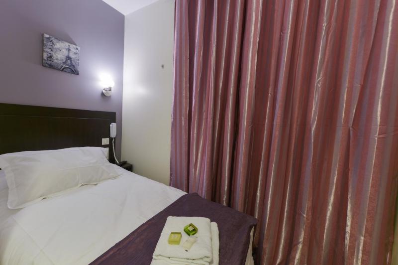 Double Room image 2
