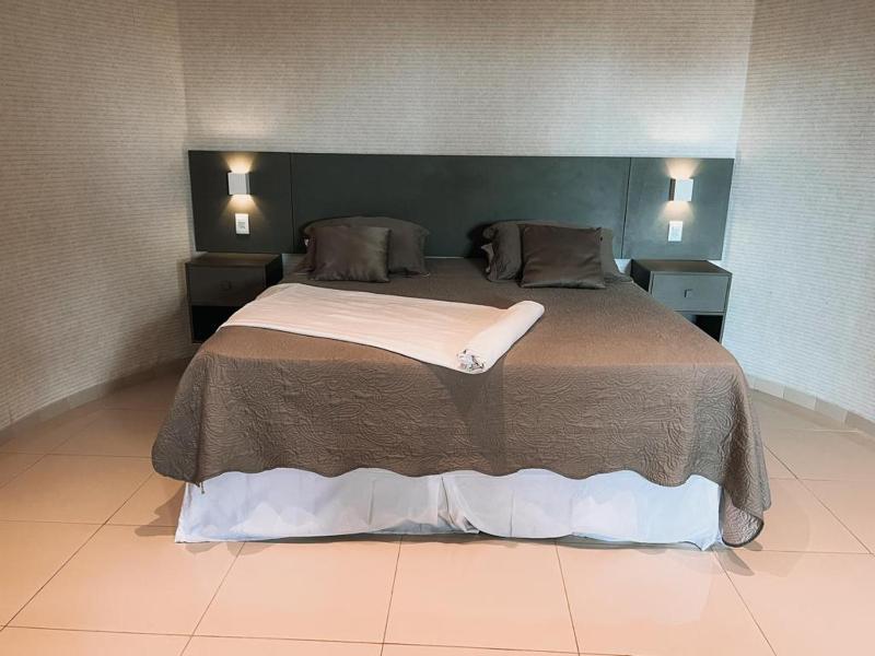 Bungalow with Pool View