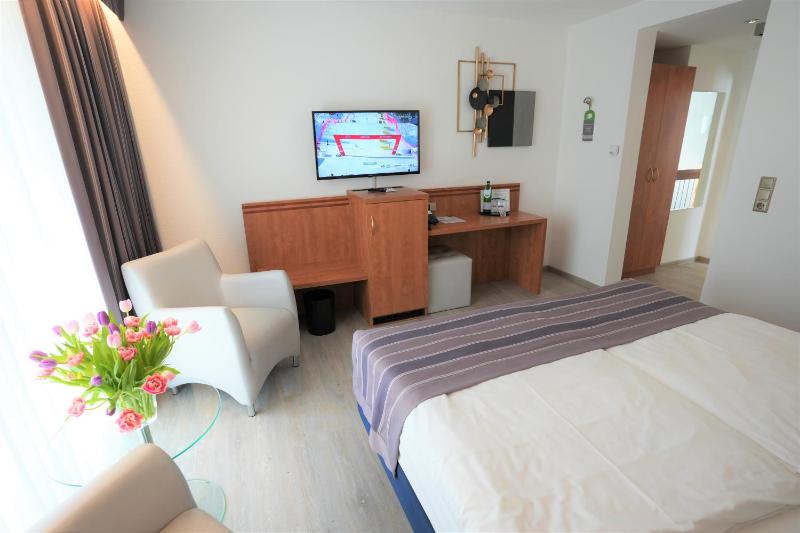 Standard Double Room with patio view image 3