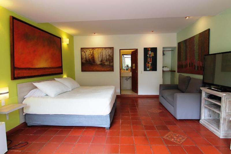 ApartaSuites Arcoiris - image 27