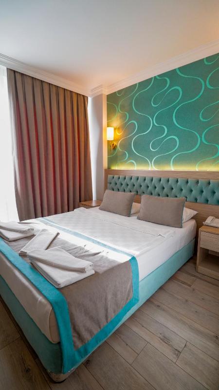 Standard Double Room image 2