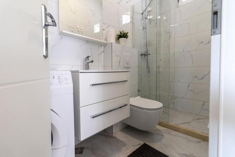 King Studio with Sofa Bed image 3