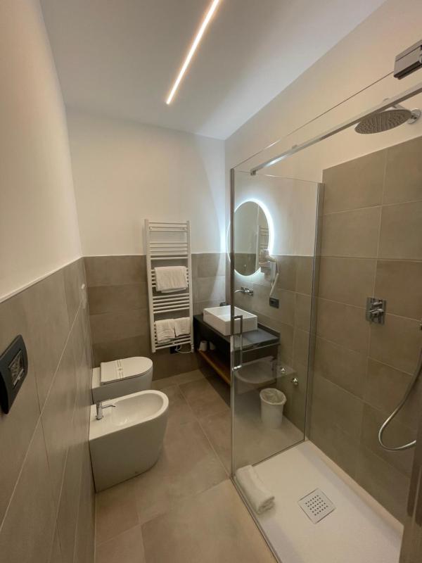 Economy Double Room image 4