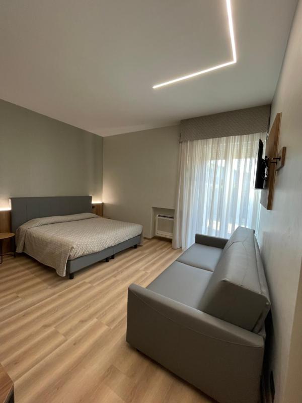 Superior Double Room image 1