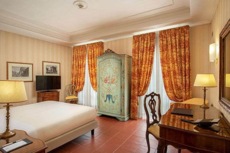 Standard Queen Room - Non-Smoking image 3