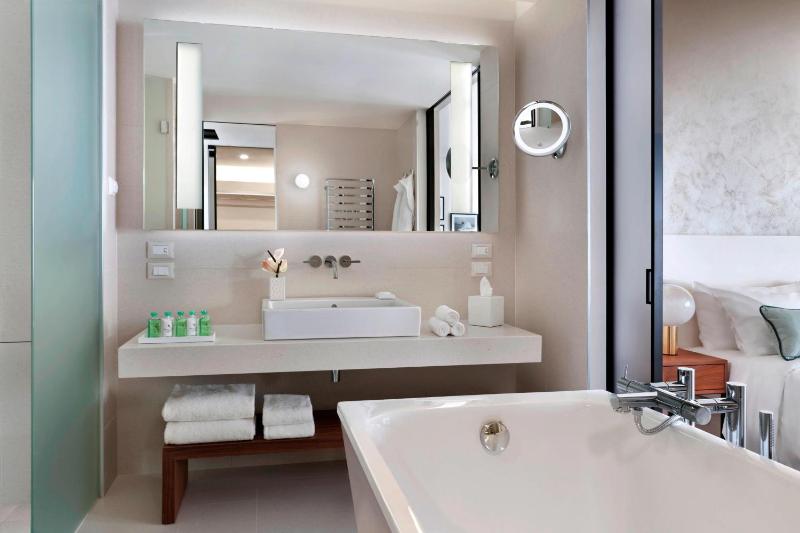 Junior suite King with Terrace  image 4