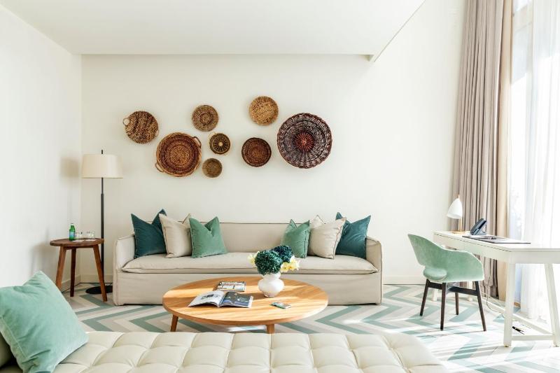 La Maisonette Loft Suite with Private Pool - Split Level image 4