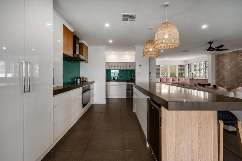 4BR Nimolanca Partial Ocean View at Kings Beach - image 12