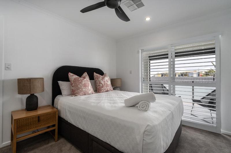 4BR Nimolanca Partial Ocean View at Kings Beach - image 3