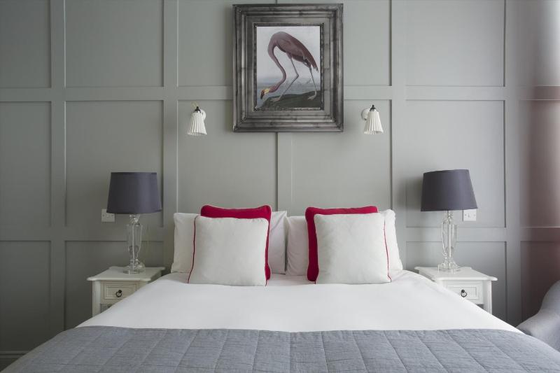 Classy Double or Twin Room image 4