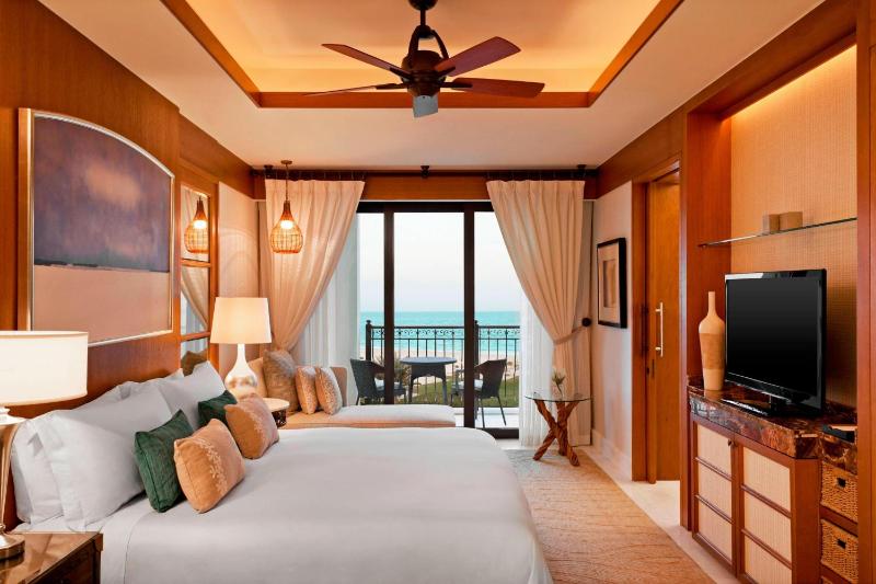 Premium Sea view Room, Guest room, 1 King, Sofa bed, Balcony image 3