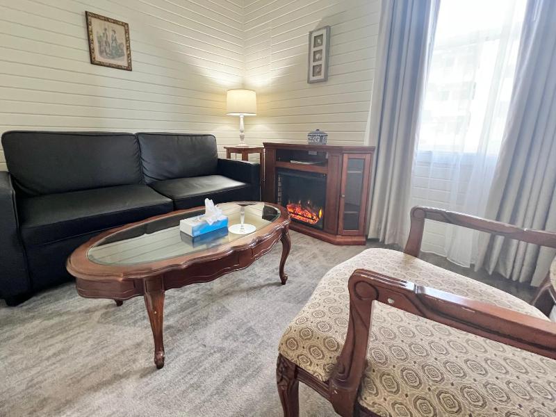 Gilbert Suite image 3