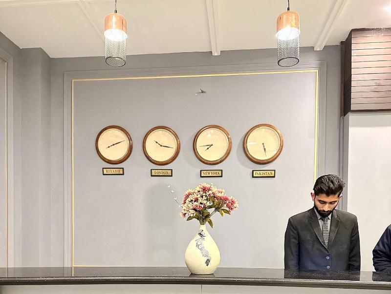 Royalton Hotel Faisalabad - image 3