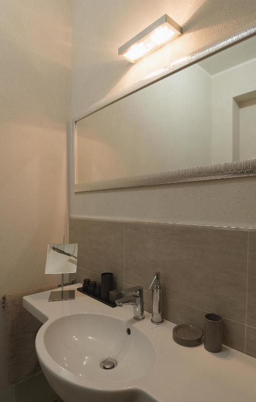 Superior Double or Twin Room with Sea View image 3
