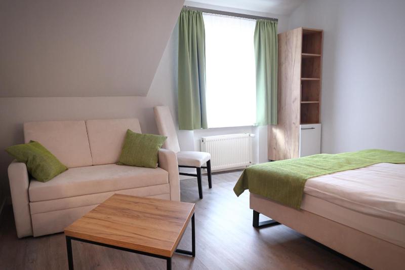 Double Room image 4