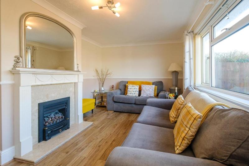 61 Fairfield Road - image 1
